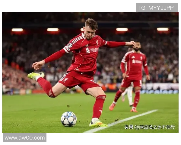 足总杯激战那不勒斯与利物浦战平红牌事件引发全场热议与转会猜测